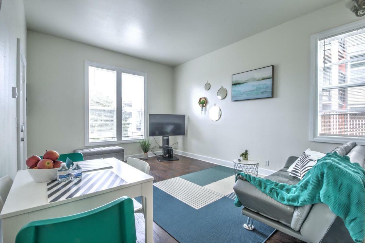 Capitol Hill Luxury Apartments シアトル エクステリア 写真