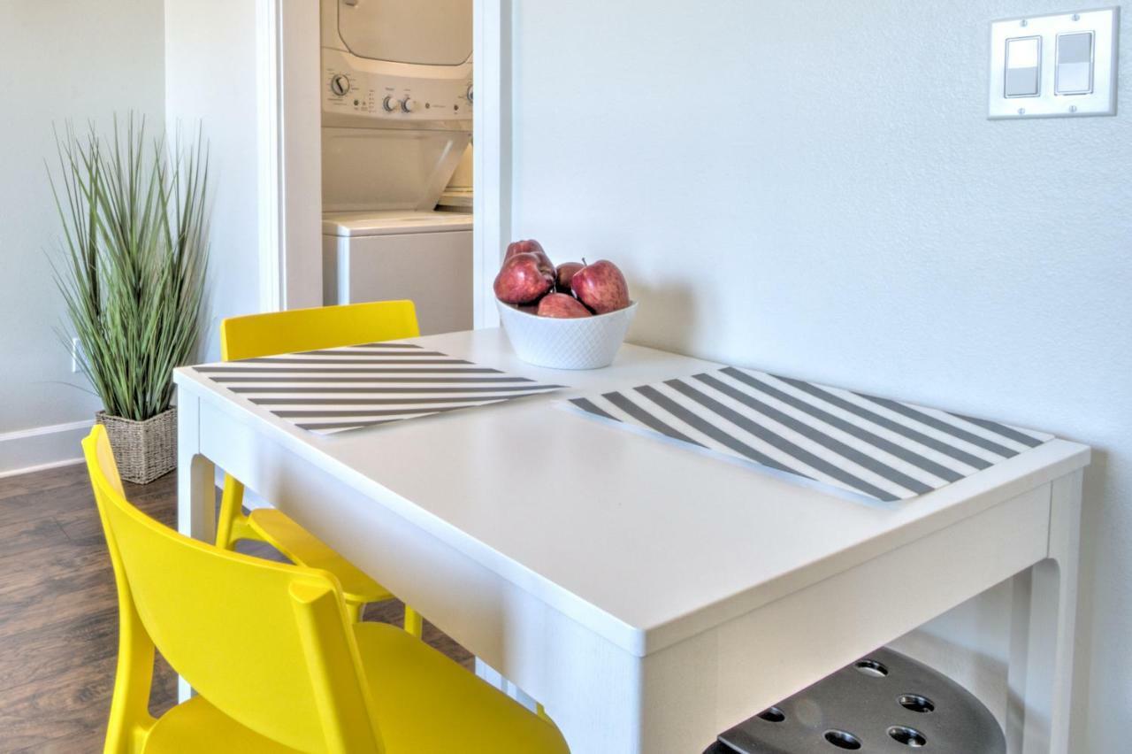 Capitol Hill Luxury Apartments シアトル エクステリア 写真