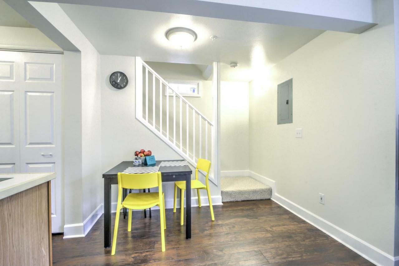 Capitol Hill Luxury Apartments シアトル エクステリア 写真