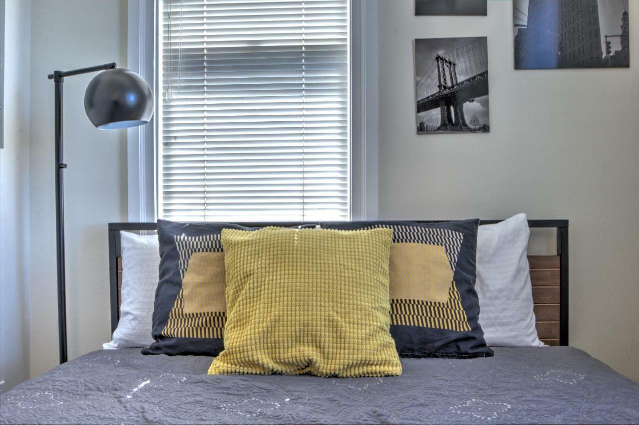 Capitol Hill Luxury Apartments シアトル エクステリア 写真
