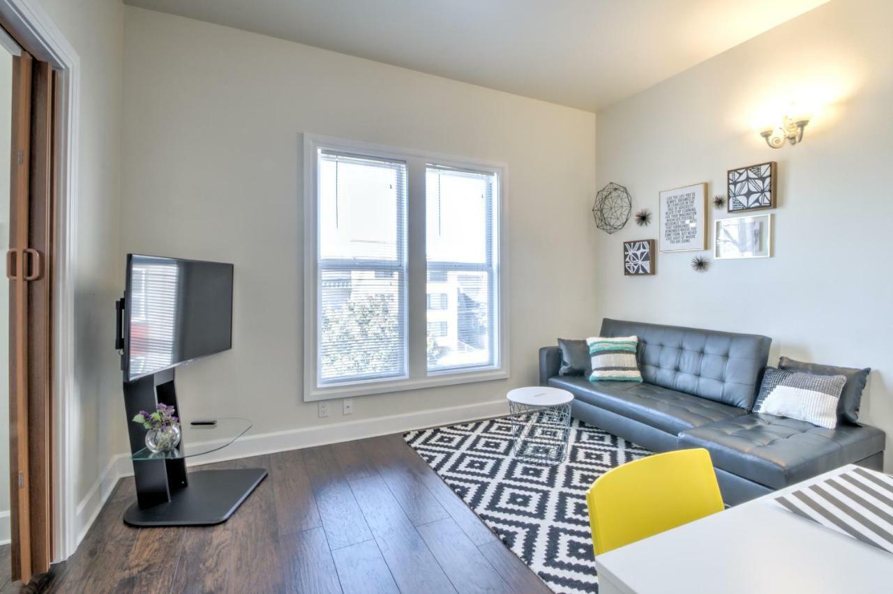 Capitol Hill Luxury Apartments シアトル エクステリア 写真