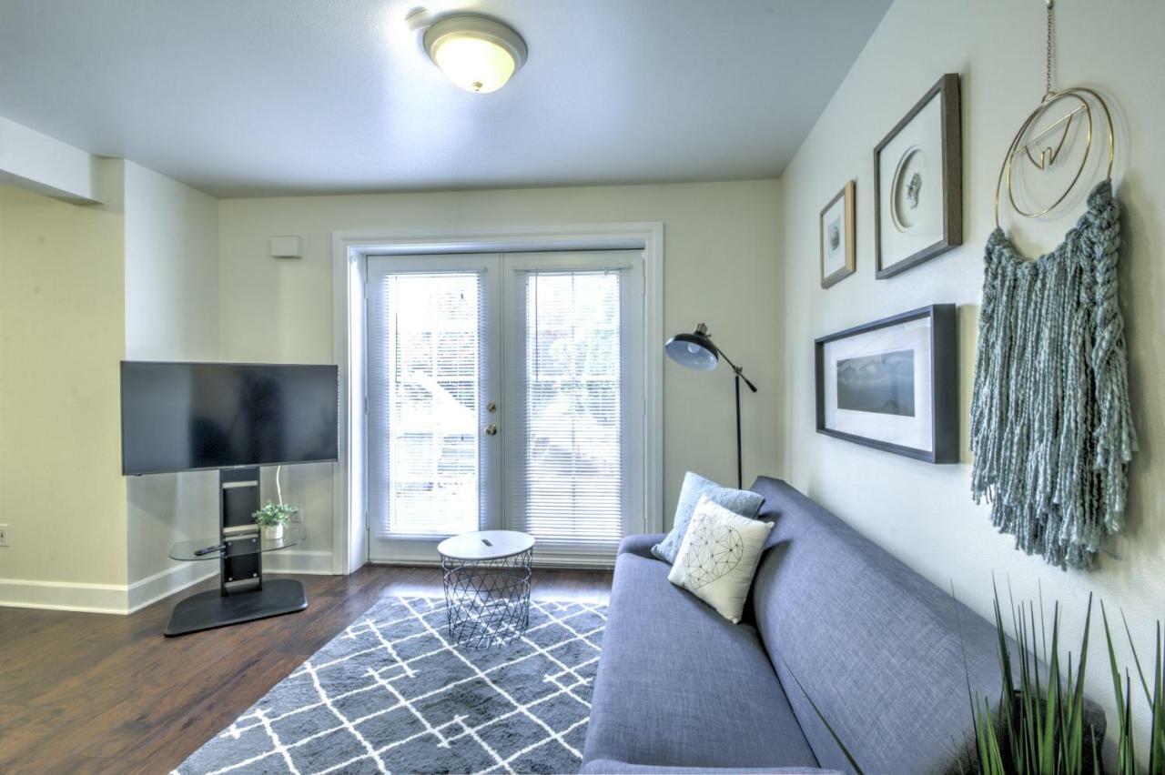 Capitol Hill Luxury Apartments シアトル エクステリア 写真